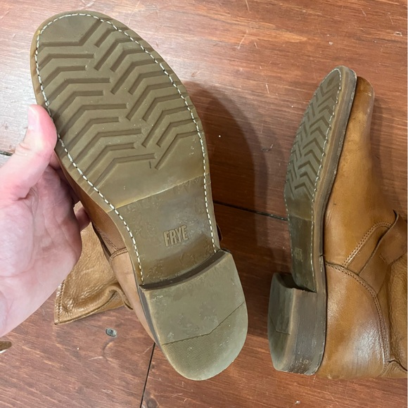 Like new leather Frye boots size 10 - Picture 2 of 4